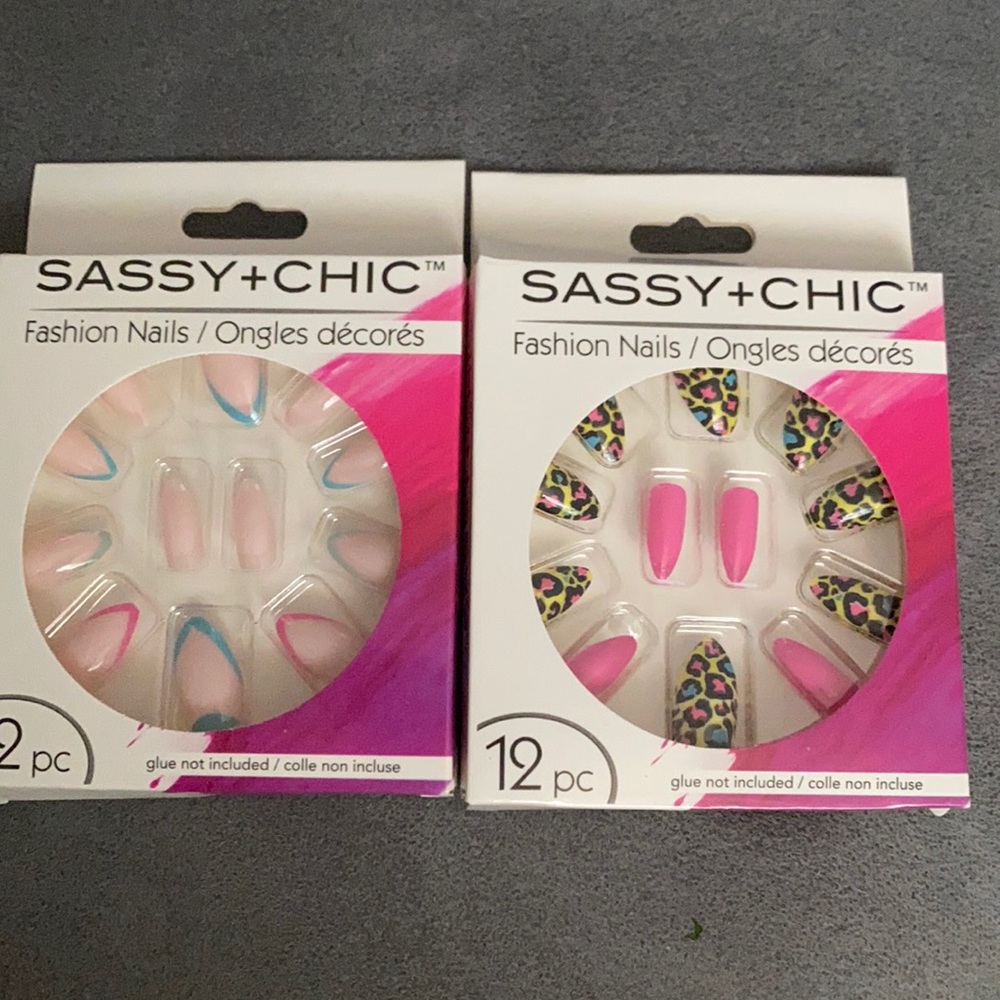 💜Bundle of 2 pack Sassy + Chic Fashion Nail kits